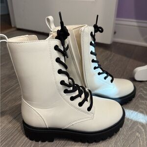 Art Class Girls Combat Boots EUC